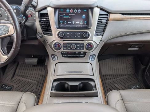 Used 2020 GMC Yukon Denali w/ Denali Premium Package RWD image 9
