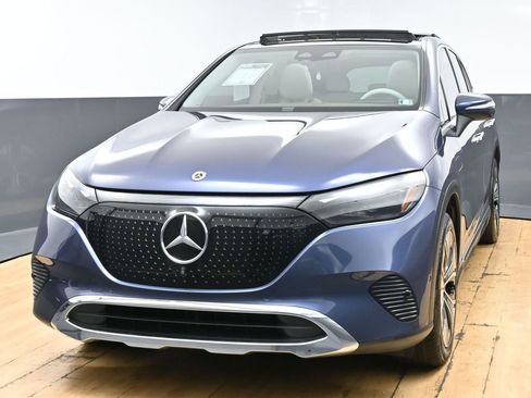 Used 2023 Mercedes-Benz EQE 350+ 4MATIC SUV w/ Exclusive Trim Package image 7