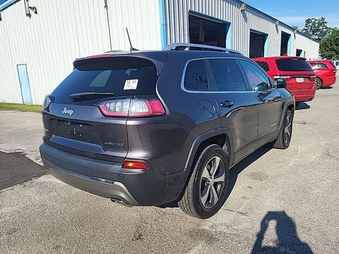 Used 2019 Jeep Cherokee Limited AWD/4WD image 3