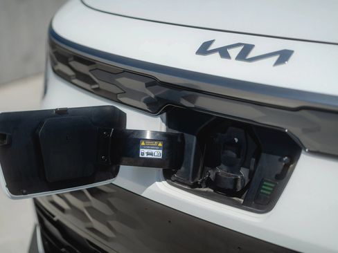 Used 2023 Kia Niro Wind FWD image 6