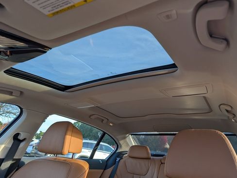 Used 2022 BMW 740i xDrive image 19