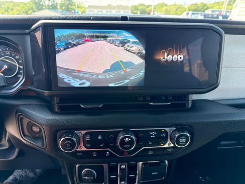 Certified 2025 Jeep Wrangler Unlimited Sport AWD/4WD image 13