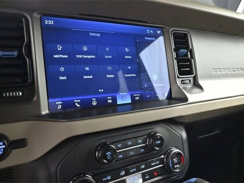 Used 2024 Ford Bronco Wildtrak image 22