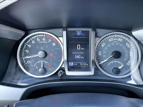 Used 2023 Toyota Tacoma SR5 AWD/4WD image 25