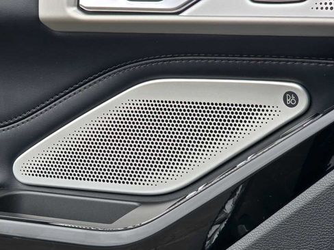 Used 2023 Ford Explorer Platinum w/ Technology Package image 28