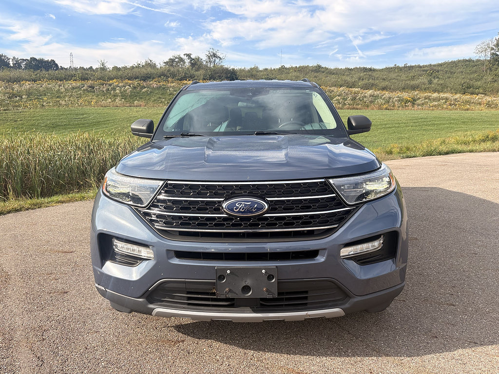 Used 2021 Ford Explorer XLT w/ Equipment Group 202A AWD/4WD image 8