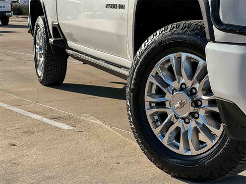 Used 2021 Chevrolet Silverado 2500 High Country w/ Z71 Off-Road Package image 9