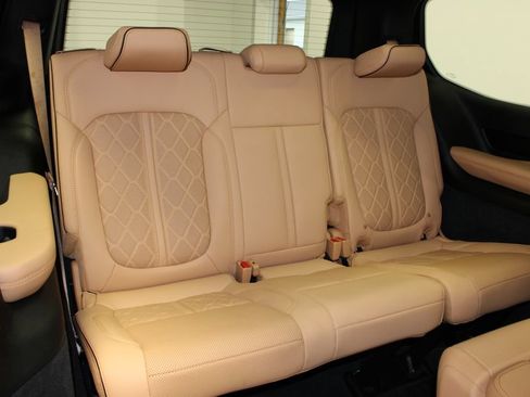Used 2025 Jeep Grand Wagoneer Series III w/ Rear Seat Video Group 1 AWD/4WD image 11