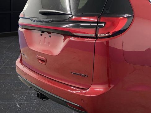 New 2026 Chrysler Pacifica Limited w/ S Appearance Package image 39