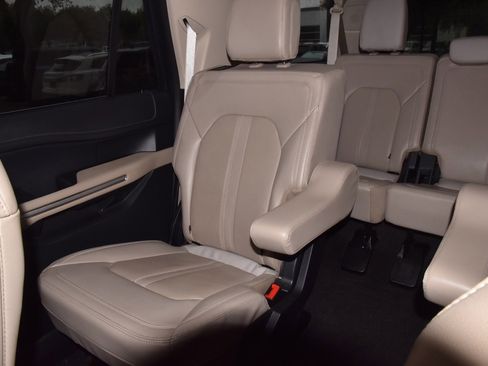 Used 2022 Ford Expedition Max Limited image 20