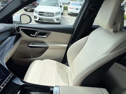 Used 2023 Mercedes-Benz GLC 300 image 16