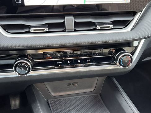 Certified 2025 Chevrolet Equinox LT w/ Safety and Technology Package image 30