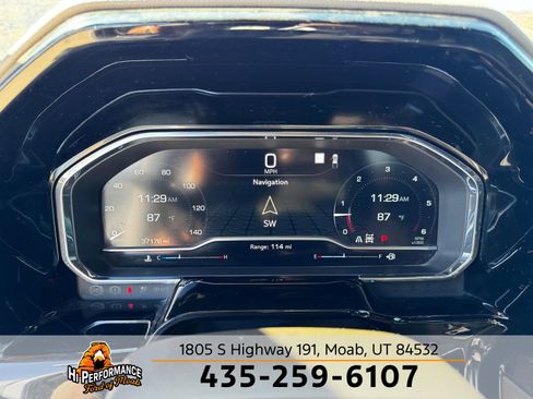 Used 2023 GMC Sierra 1500 SLT w/ SLT Premium Package AWD/4WD image 24
