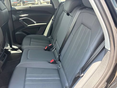 Used 2025 Audi Q5 Premium Plus w/ Premium Plus AWD/4WD image 13