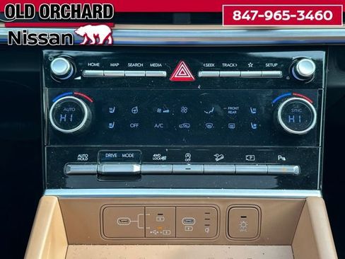 Used 2024 Hyundai Santa Fe Limited AWD/4WD image 19