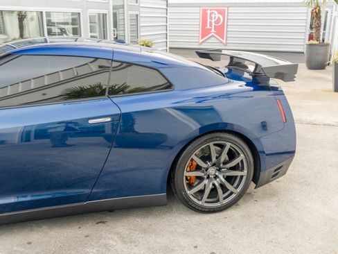 Used 2014 Nissan GT-R Premium image 6