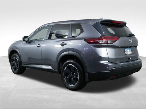 Used 2024 Nissan Rogue SV AWD/4WD image 8