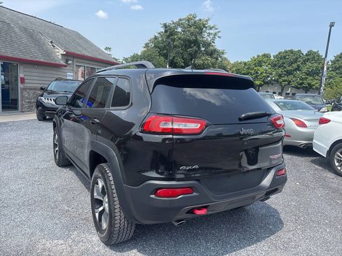 Used 2015 Jeep Cherokee Trailhawk AWD/4WD image 6