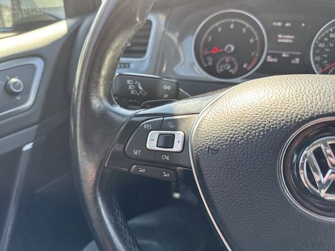 Used 2017 Volkswagen Golf Alltrack S image 22