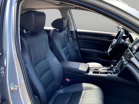 Used 2019 Honda Accord EX-L image 9