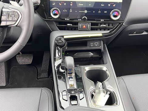 New 2026 Lexus NX 350h 350h Premium image 10