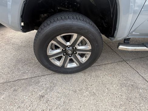 Used 2019 Toyota Tacoma SR image 13
