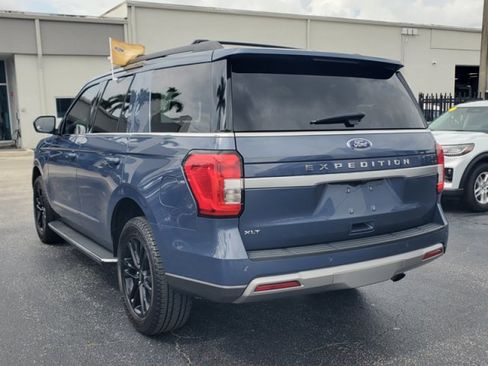 Certified 2023 Ford Expedition XLT RWD image 5