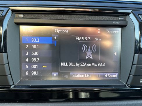 Used 2015 Toyota Corolla S Premium image 24