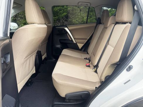 Used 2013 Toyota RAV4 LE image 11