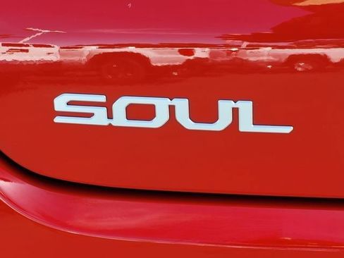 Used 2025 Kia Soul S FWD image 27