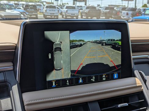 Used 2024 Chevrolet Suburban Premier w/ Premium Package AWD/4WD image 21