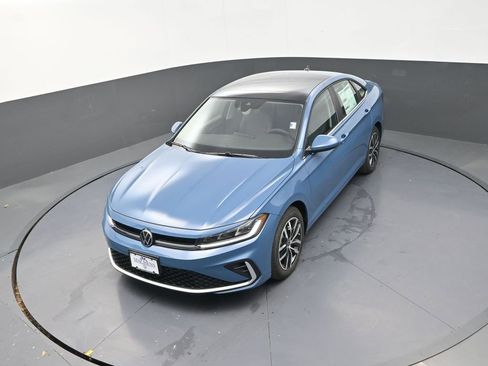 New 2026 Volkswagen Jetta SE FWD image 15