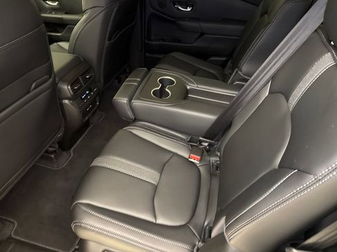 Used 2025 Honda Pilot EX-L image 17