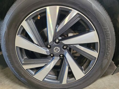 Used 2017 Nissan Murano Platinum w/ Platinum Technology Package FWD image 31