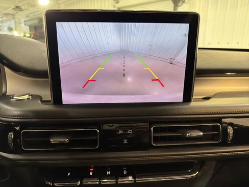 Used 2023 Lincoln Aviator 2WD w/ Premium Package image 19