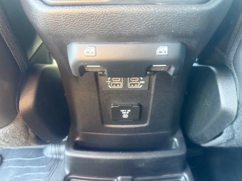 Certified 2019 Jeep Wrangler Unlimited Sahara AWD/4WD image 41