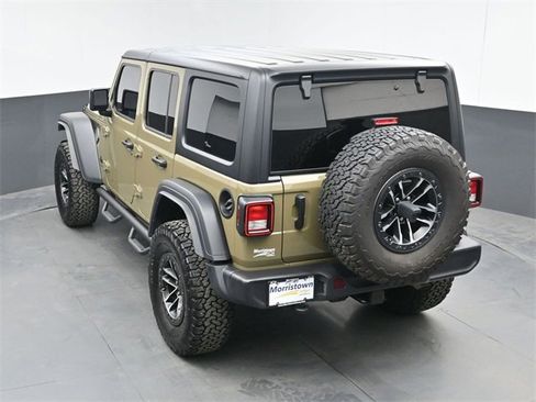 Used 2025 Jeep Wrangler Willys image 36