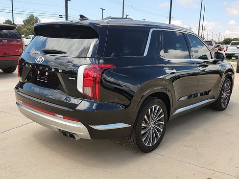 Used 2024 Hyundai Palisade Calligraphy AWD/4WD image 3