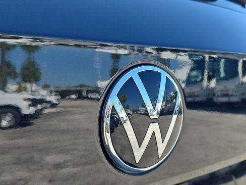 Used 2024 Volkswagen Taos SE image 9