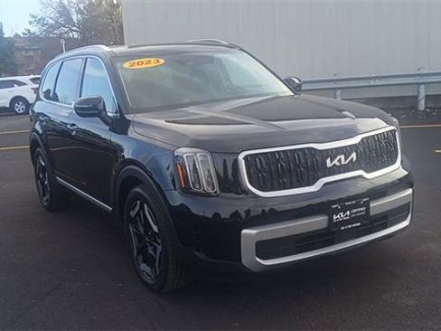 Used 2023 Kia Telluride EX w/ EX Captain's Chair Package image 5