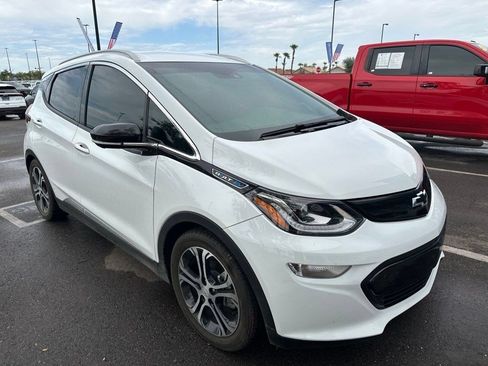 Used 2019 Chevrolet Bolt Premier w/ Infotainment Package FWD image 7