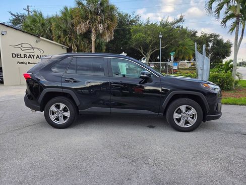 Used 2025 Toyota RAV4 XLE FWD image 4