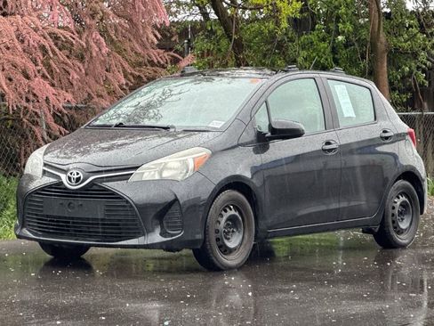 Used 2015 Toyota Yaris L image 8
