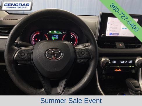 Used 2025 Toyota RAV4 XLE AWD/4WD image 18
