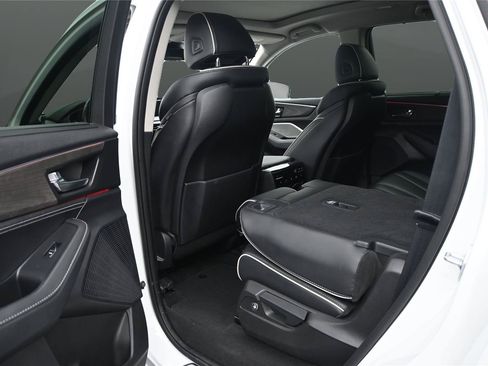 Used 2023 Acura MDX SH-AWD w/ Advance Package image 14