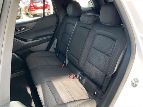 Used 2025 Chevrolet Equinox LT image 19