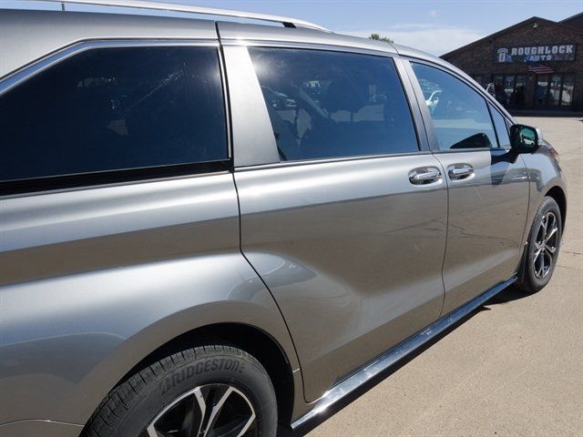 Used 2026 Toyota Sienna Platinum AWD/4WD image 9