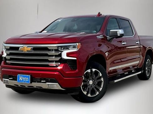 Used 2025 Chevrolet Silverado 1500 High Country w/ High Country Premium Package AWD/4WD image 3