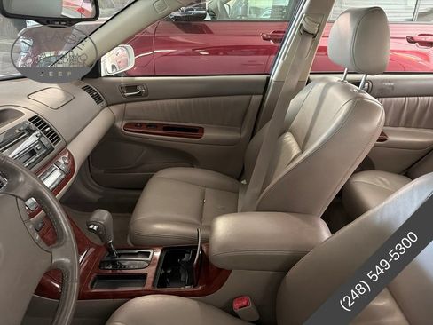 Used 2005 Toyota Camry LE FWD image 6