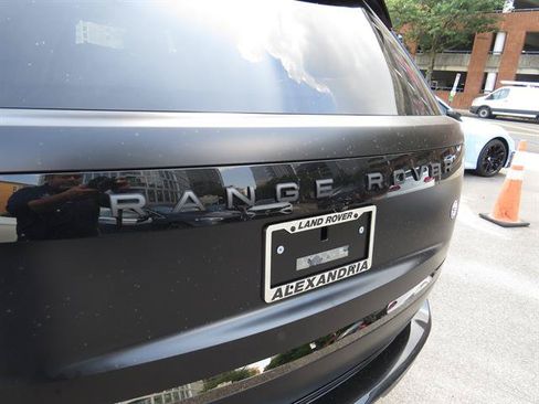 Used 2026 Land Rover Range Rover SV AWD/4WD image 26